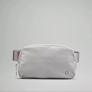 NWT Lululemon Everywhere Belt Bag SILVER DROP -Updated Longer Strap - Fanny Pack